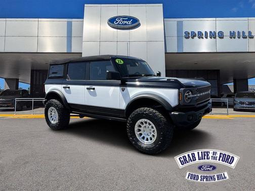 SHADOW BLACK 2023 Ford Bronco Badlands