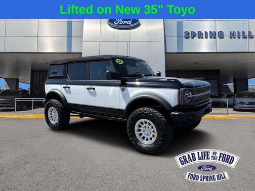 SHADOW BLACK 2023 Ford Bronco Badlands