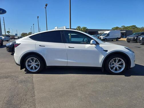 2021 Tesla Model Y Standard Range Rear-Wheel Drive