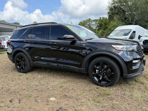 AGATE BLACK METALLIC 2023 Ford Explorer ST-Line