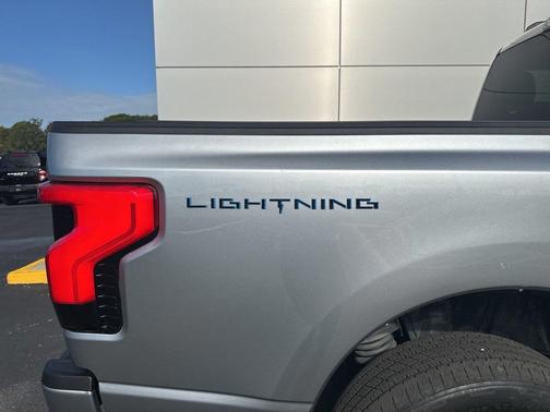 2023 Ford F-150 Lightning XLT