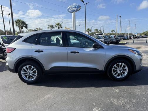 ICONIC SILVER 2021 Ford Escape S