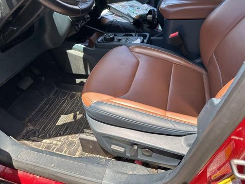 RAPID RED METALLIC TC 2022 Ford Maverick Lariat