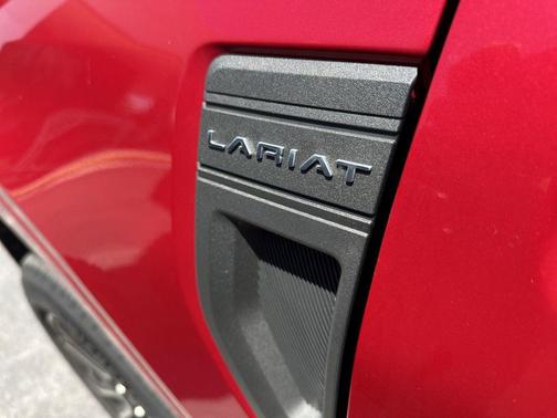 RAPID RED METALLIC TC 2022 Ford Maverick Lariat