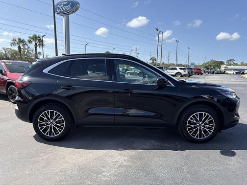 AGATE BLACK METALLIC 2025 Ford Escape PHEV SE