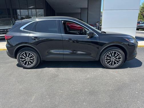 AGATE BLACK METALLIC 2025 Ford Escape PHEV SE