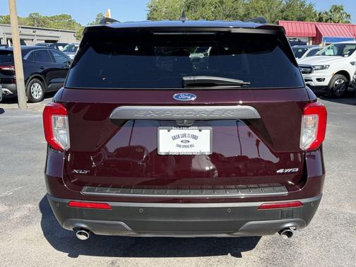 JEWEL RED MET TINTED CC 2022 Ford Explorer XLT