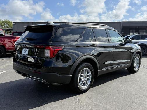 AGATE BLACK METALLIC 2026 Ford Explorer Active