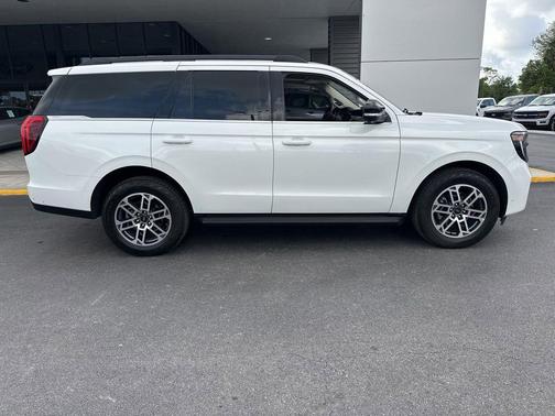 STAR WHITE MET TRI-COAT 2025 Ford Expedition Active