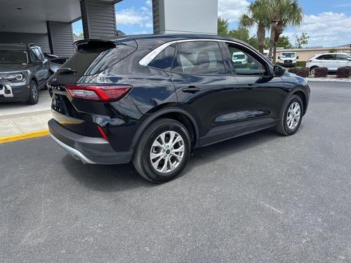 AGATE BLACK METALLIC 2024 Ford Escape Active