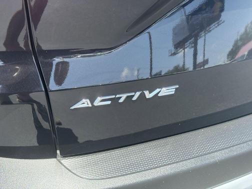 AGATE BLACK METALLIC 2024 Ford Escape Active