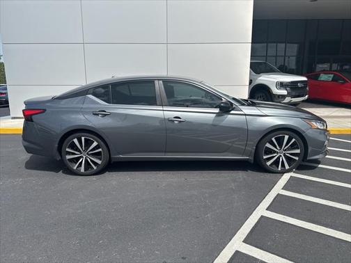 2021 Nissan Altima SR FWD