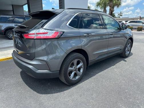 Carbonized Gray Metallic 2022 Ford Edge SEL