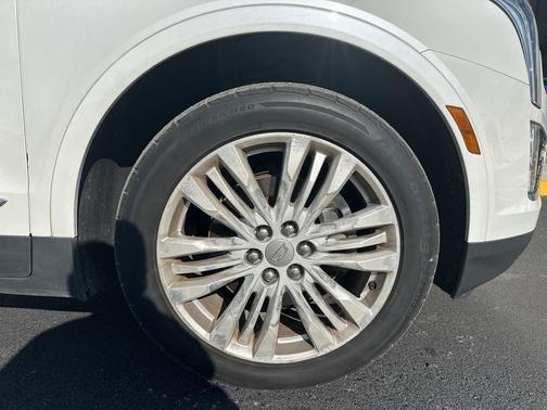 2018 Cadillac XT5 Premium Luxury