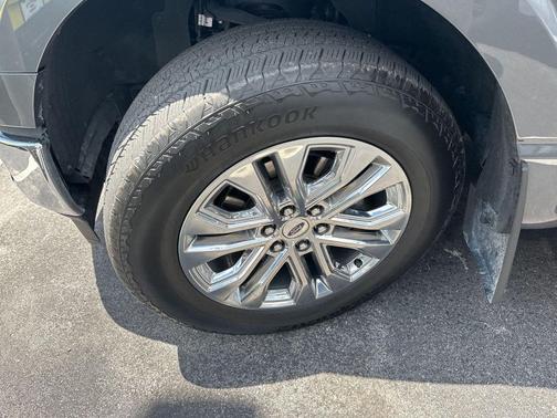 CARBONIZED GRAY METALLIC 2025 Ford F-150 Lariat