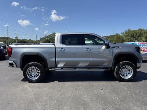 Sterling Metallic 2024 GMC Sierra 1500 SLT