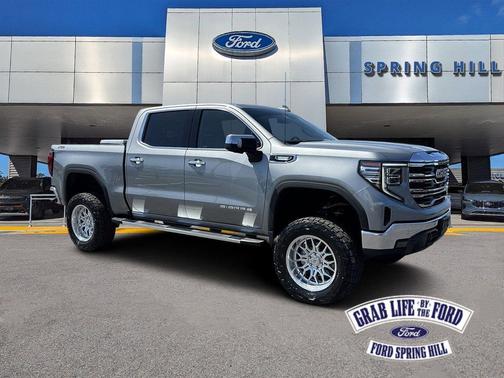 Sterling Metallic 2024 GMC Sierra 1500 SLT