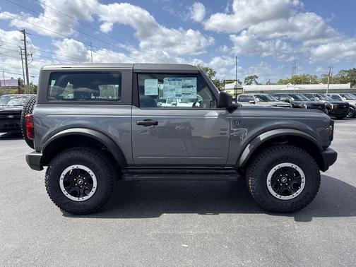 CARBONIZED GRAY METALLIC 2025 Ford Bronco Base