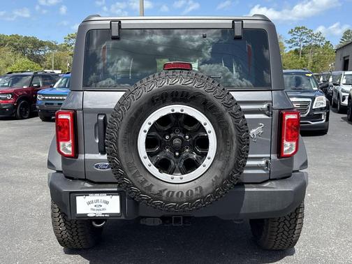 CARBONIZED GRAY METALLIC 2025 Ford Bronco Base