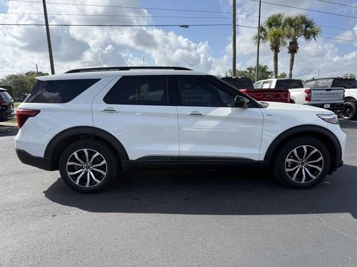 STAR WHITE MET TRI-COAT 2022 Ford Explorer ST-Line