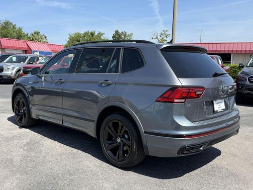 Platinum Gray Metallic 2024 Volkswagen Tiguan 2.0T SE R-Line Black