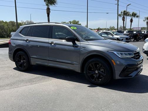 Platinum Gray Metallic 2024 Volkswagen Tiguan 2.0T SE R-Line Black