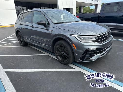 2024 Volkswagen Tiguan 2.0T SE R-Line Black