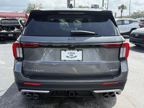 CARBONIZED GRAY METALLIC 2025 Ford Explorer Platinum