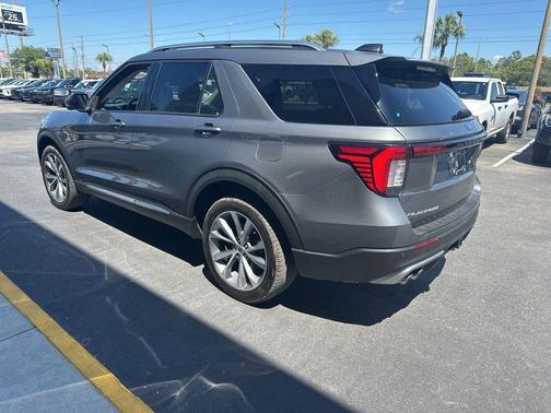CARBONIZED GRAY METALLIC 2025 Ford Explorer Platinum