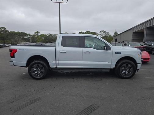 2025 Ford F-150 Lightning Flash