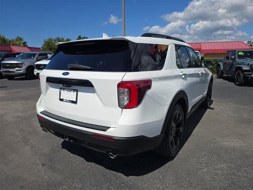 2022 Ford Explorer ST-Line