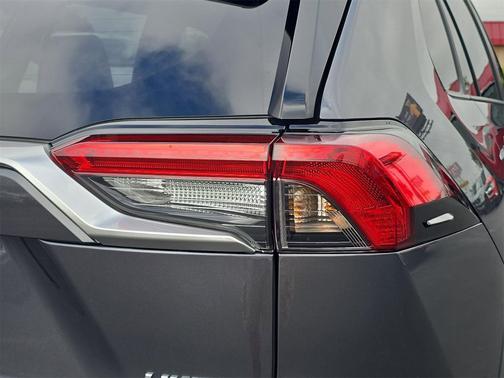 2025 Toyota RAV4 Hybrid SE