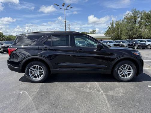 AGATE BLACK METALLIC 2026 Ford Explorer Active