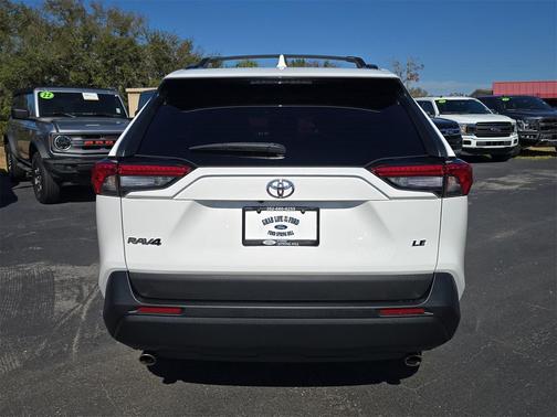 2020 Toyota RAV4 LE