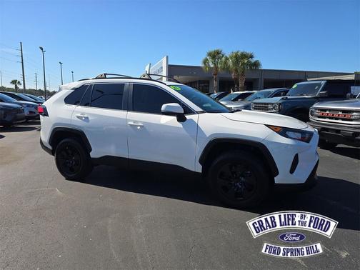 2020 Toyota RAV4 LE