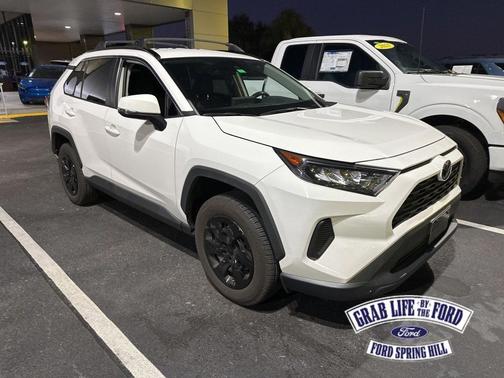 2020 Toyota RAV4 LE