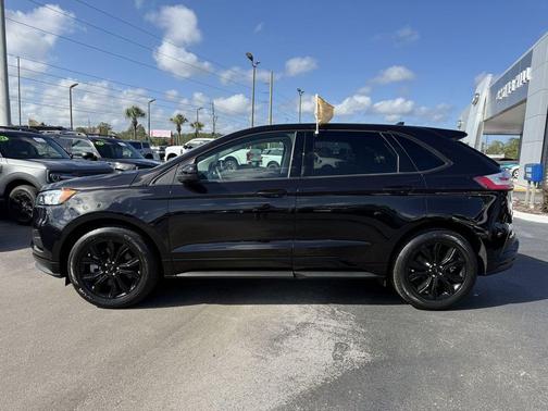 AGATE BLACK METALLIC 2023 Ford Edge SE