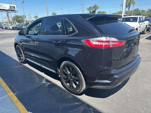 AGATE BLACK METALLIC 2023 Ford Edge SE