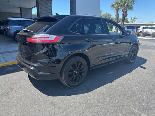 AGATE BLACK METALLIC 2023 Ford Edge SE