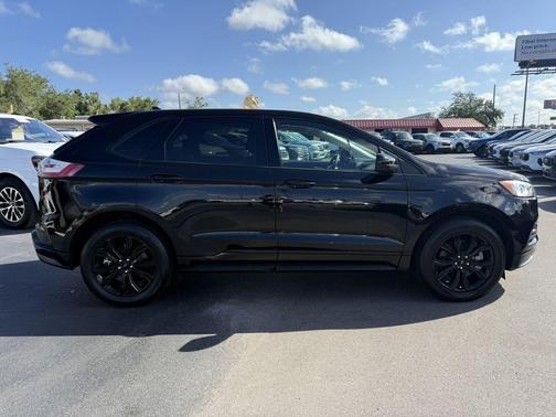 AGATE BLACK METALLIC 2023 Ford Edge SE