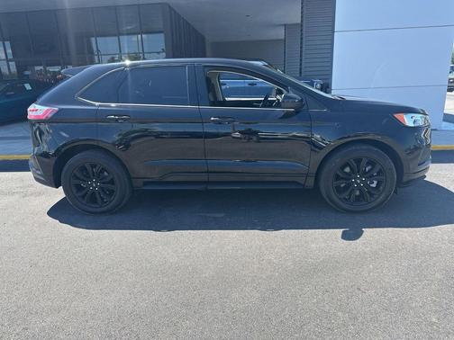 AGATE BLACK METALLIC 2023 Ford Edge SE