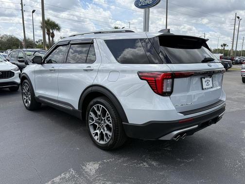 SPACE WHITE METALLIC 2025 Ford Explorer Platinum