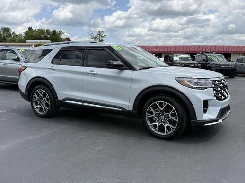 SPACE WHITE METALLIC 2025 Ford Explorer Platinum