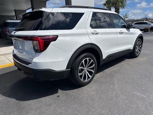 STAR WHITE MET TRI-COAT 2025 Ford Explorer ST-Line