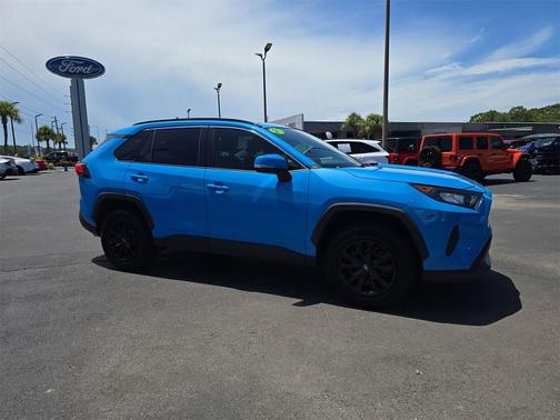 2021 Toyota RAV4 LE