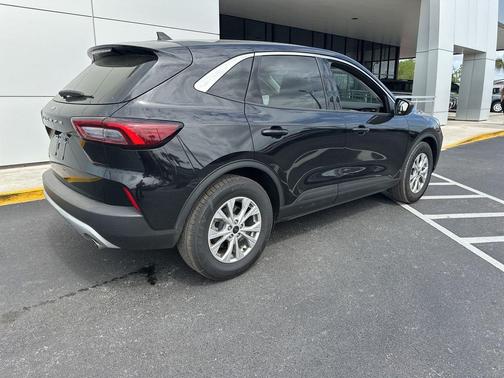 AGATE BLACK METALLIC 2024 Ford Escape Active