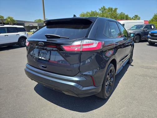 2022 Ford Edge SE