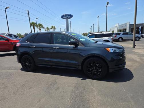 2022 Ford Edge SE