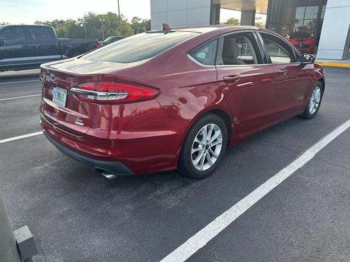 RUBY RED TINTED CLEARCOAT 2019 Ford Fusion SE