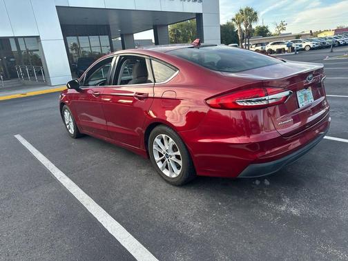 RUBY RED TINTED CLEARCOAT 2019 Ford Fusion SE